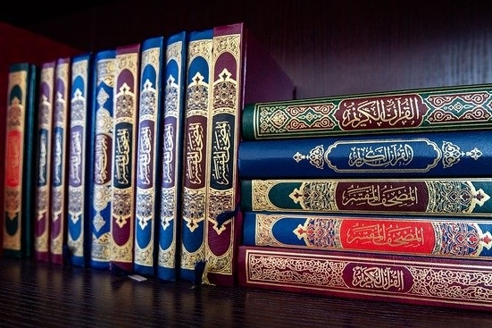 Al-Quran mestilah menggunakan teks asal iaitu dalam bahasa Arab sahaja di negara ini (dan) ini jelas. - Foto Ikram